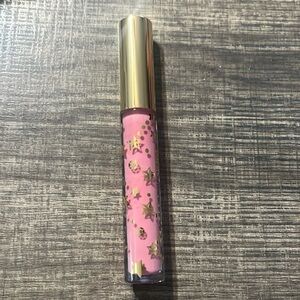 Estée Lauder lipgloss in CRYSTAL PINK